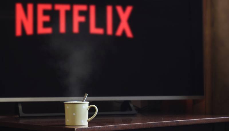Le migliori Serie Tv commedia per distrarsi dal coronavirus