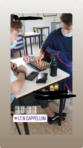 I primi giorni di scuola visti dagli studenti - FOTO GALLERY articolo