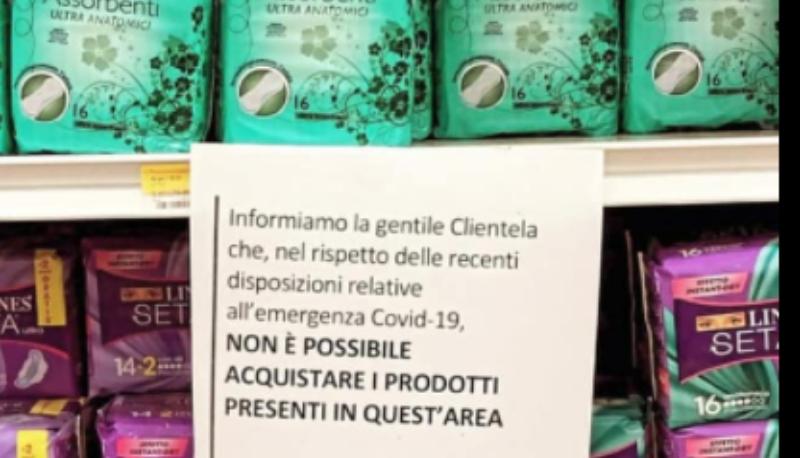 Vietato acquistare assorbenti dopo le 18