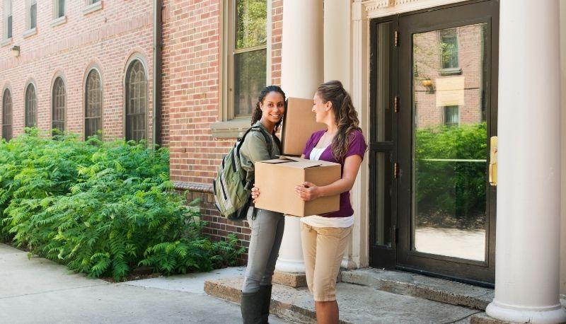 Niente alloggi agli studenti non vaccinati: la decisione dell'Università Statale di Milano