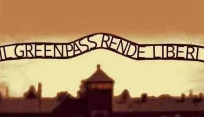 "Il Green Pass rende liberi": preside pubblica foto di Auschwitz articolo