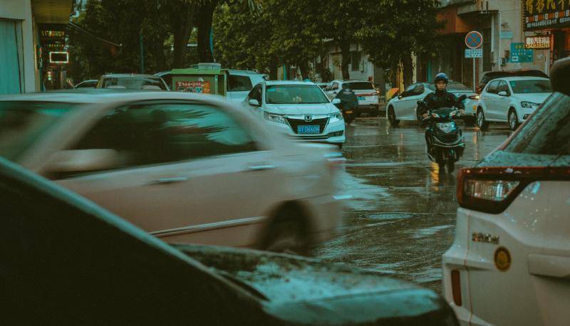 Maltempo, quando e come si decide di chiudere le scuole per allerta meteo?