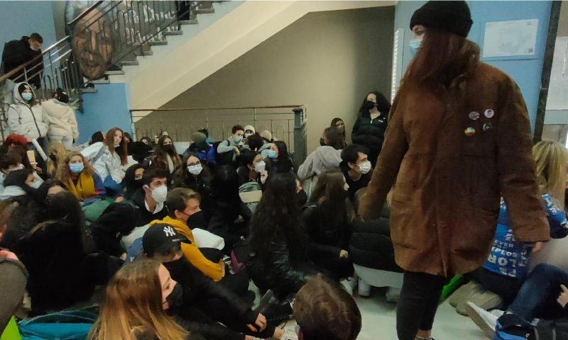 studenti sospesi per protesta