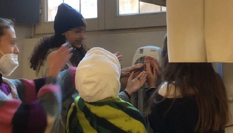studenti del visconti al freddo