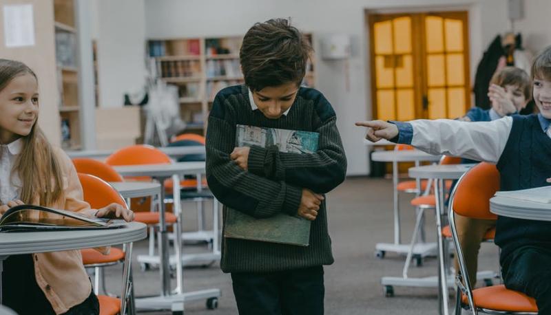 aggressione antisemita bambino 12 anni