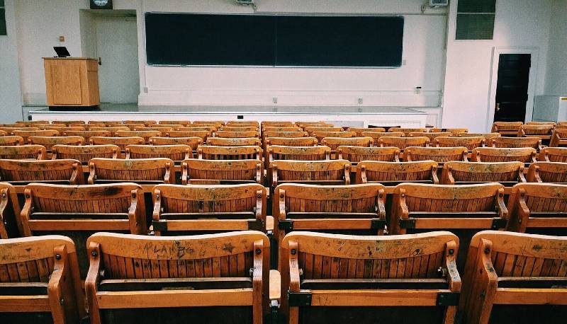 calo delle iscrizioni nelle università