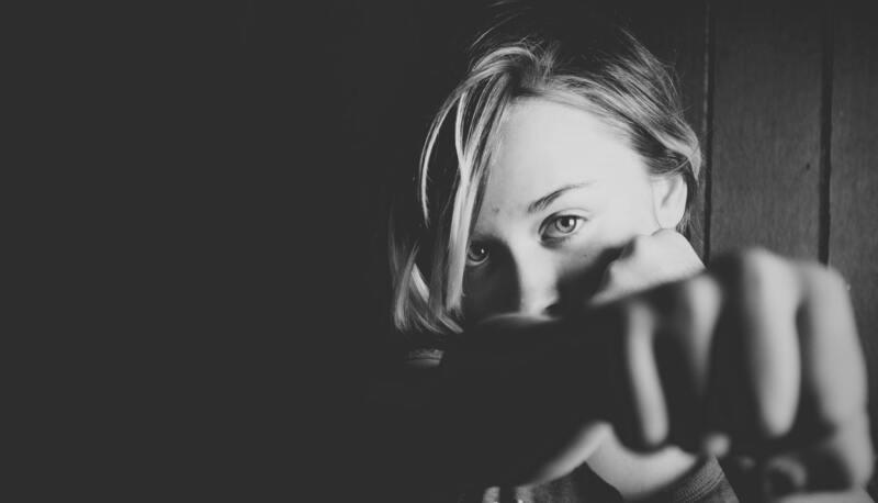 crescono gli abusi sui minori nelle scuole