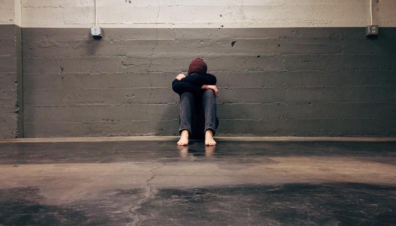 ragazzo uccide genitori e fratellino