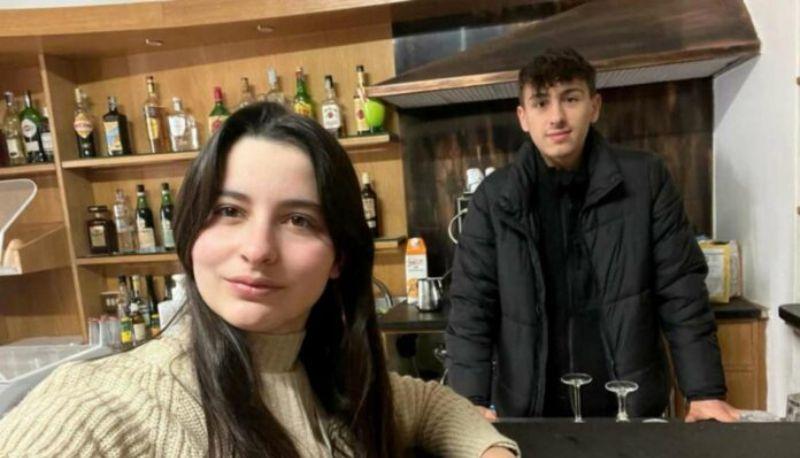 fidanzati ventenni rilevano bar paesino 28 abitanti
