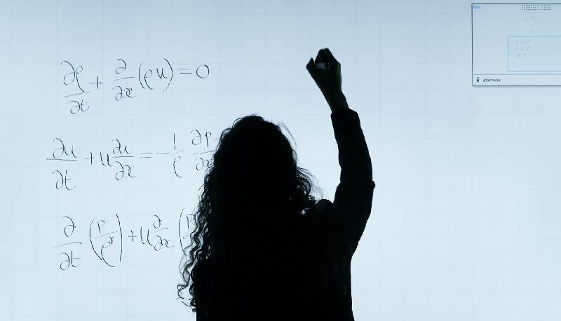 prof condannata per rapporti sessuali con allievo