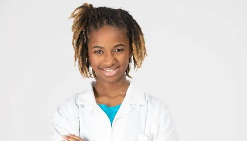 a 13 anni studia medicina al college