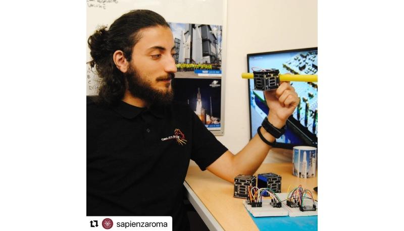 studente satellite per elon musk
