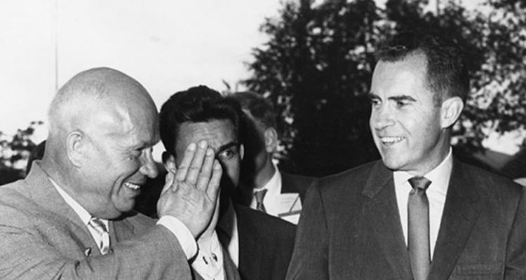 Nixon, Richard - Istruzione, politica interna ed estera, critiche articolo