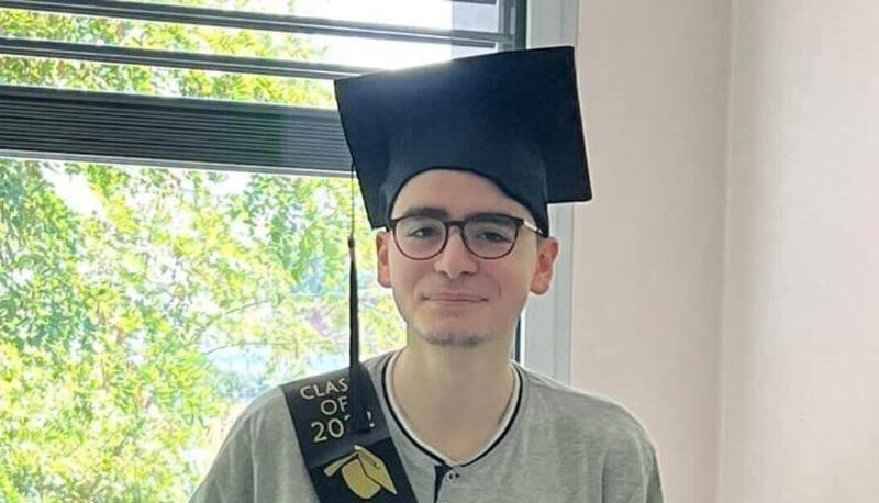 simone si diploma in ospedale