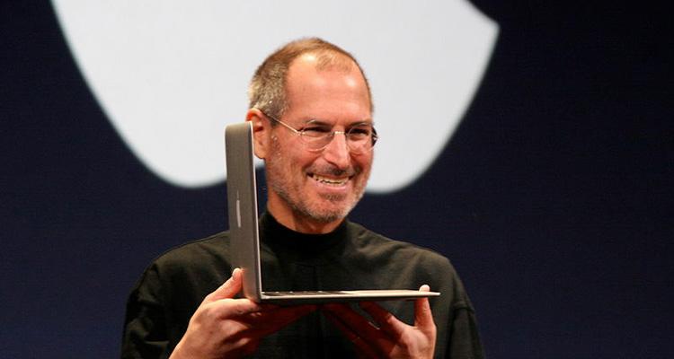 Steve Jobs: vita e carriera imprenditoriale articolo