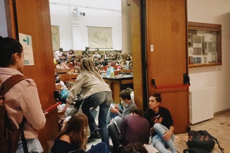 aule piene università denuncia studenti