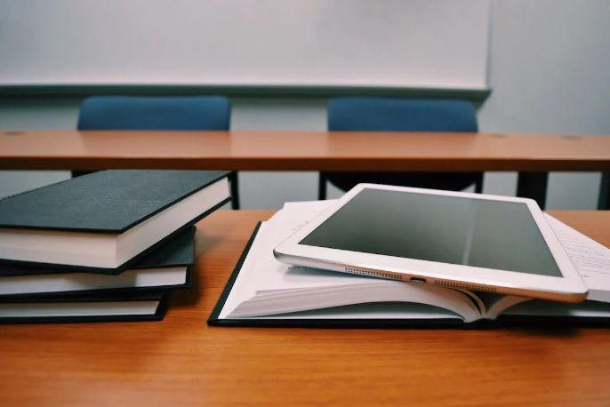 sondaggio studenti liceo milano