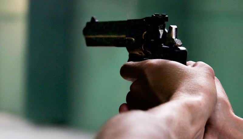 pistola e coltello a scuola studenti firenze