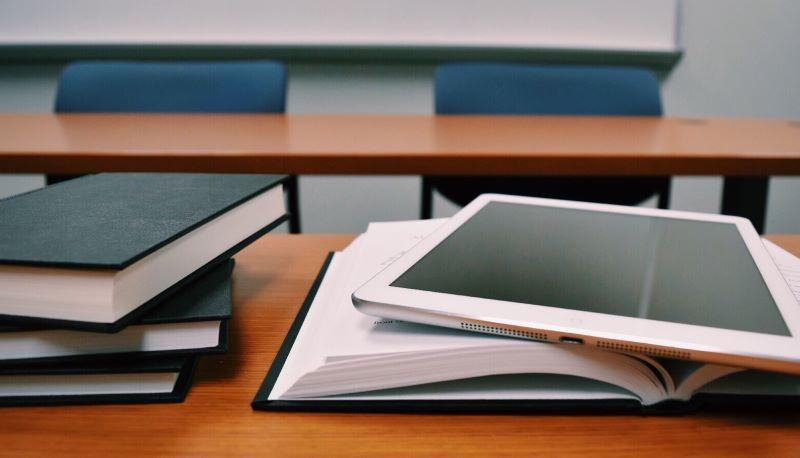 Premio Marco Biagi: 3.000 euro per le migliori tesi su diritto del lavoro e relazioni industriali
