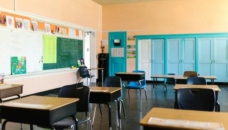 morta a scuola a 18 anni