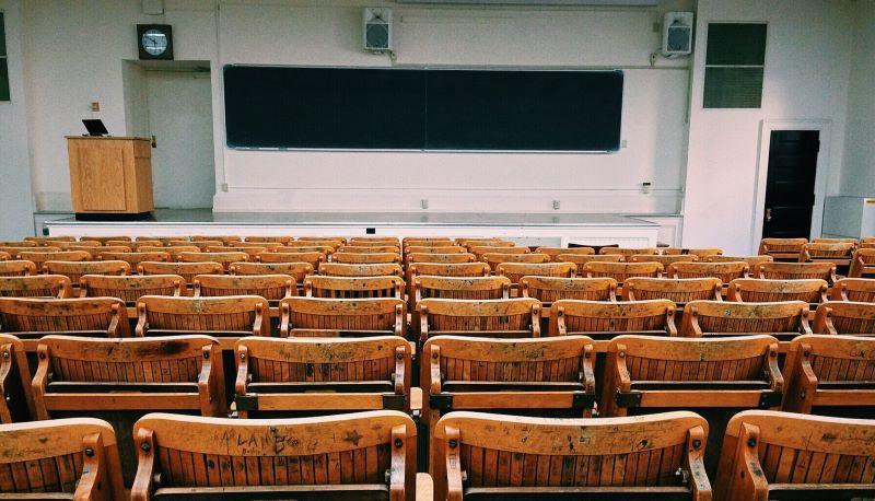 Università: familiari inveiscono contro commissione per il voto troppo basso dato alla figlia