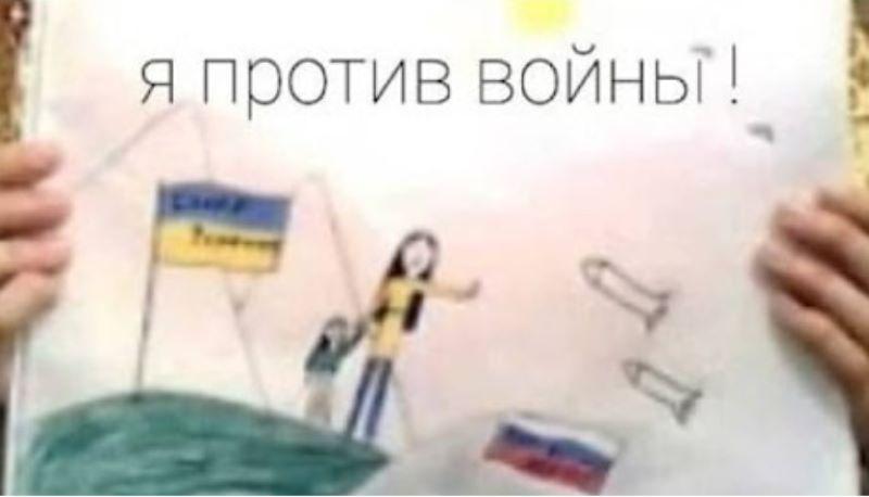 In Russia, studentessa fa un disegno per la pace in Ucraina e rischia di finire in orfanotrofio