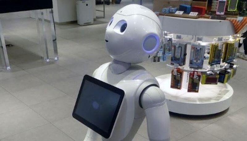 A 26 anni la dottoranda Lucrezia Grassi porta a scuola Pepper, il robot per il sostegno degli studenti