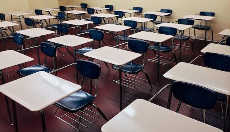 cutro migranti scuola