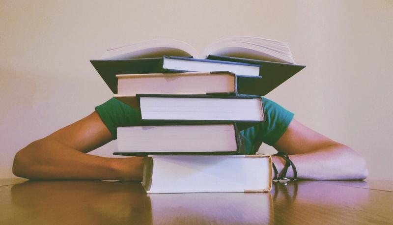 universitari suicidi bugie pressione