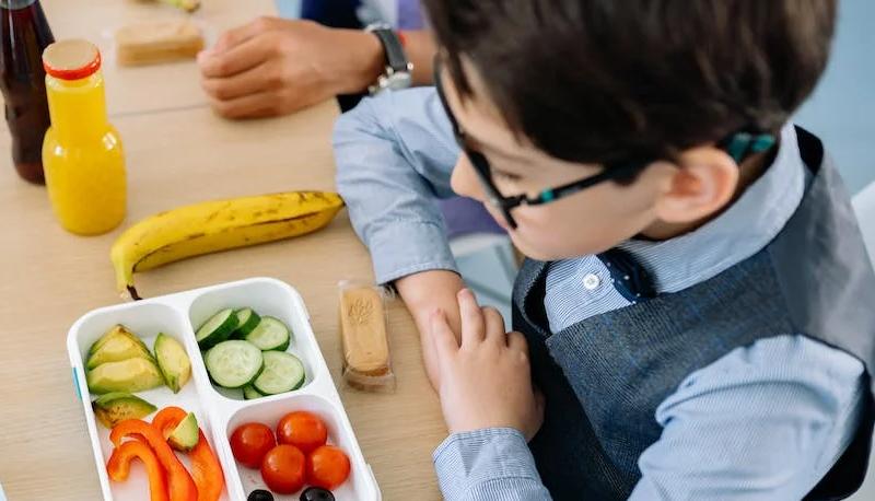 regole bizzarre mensa scolastica