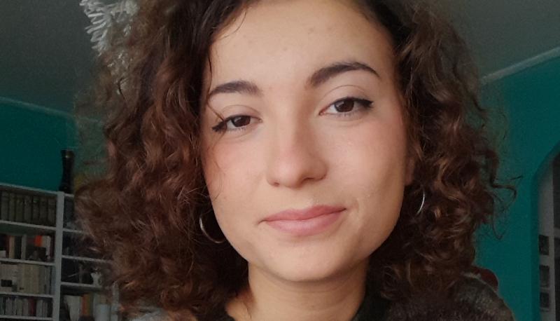 emma cori quasi di nascosto