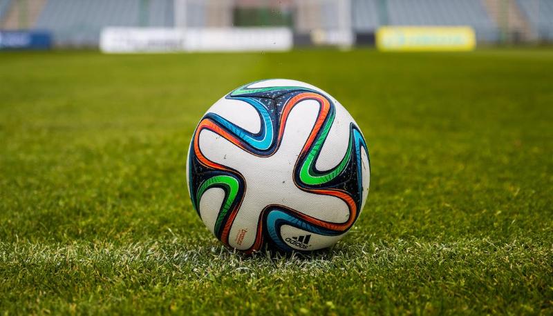 studentessa si laurea padre andrà finale europa league