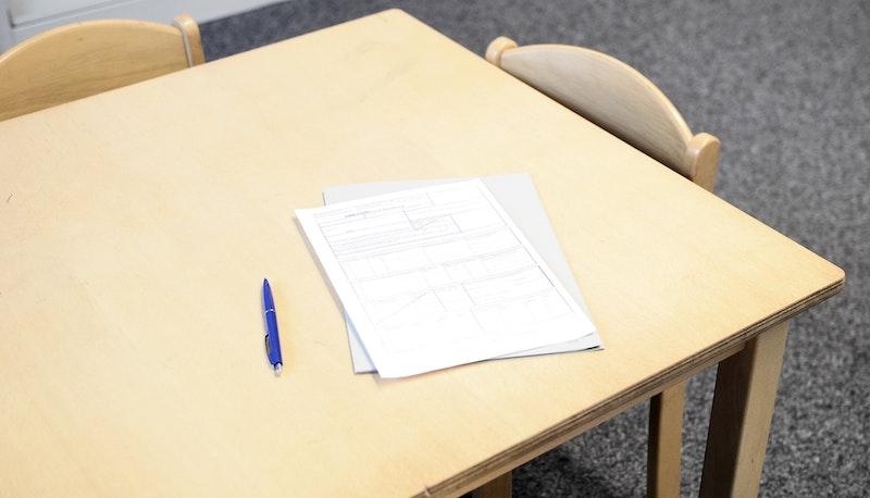 Fallisce 27 volte il test d'ingresso all'università