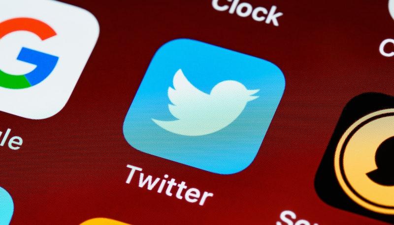Twitter non esiste più, al suo posto Elon Musk lancia X