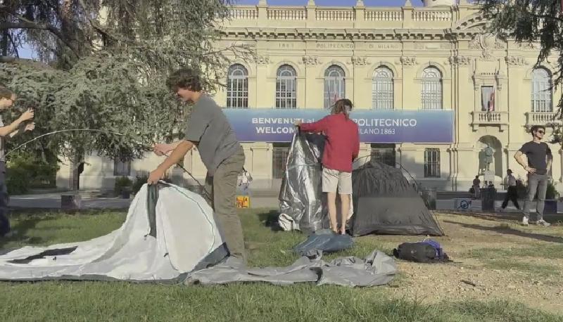 Caro Affitti, Studenti Tornano In Tenda Davanti Al Politecnico Di Milano