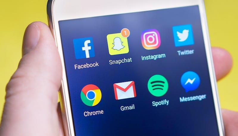 Facebook e Instagram saranno a pagamento: i nuovi abbonamenti