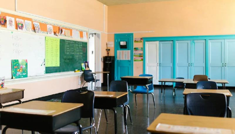 insegnante aggredito genitori finisce ospedale