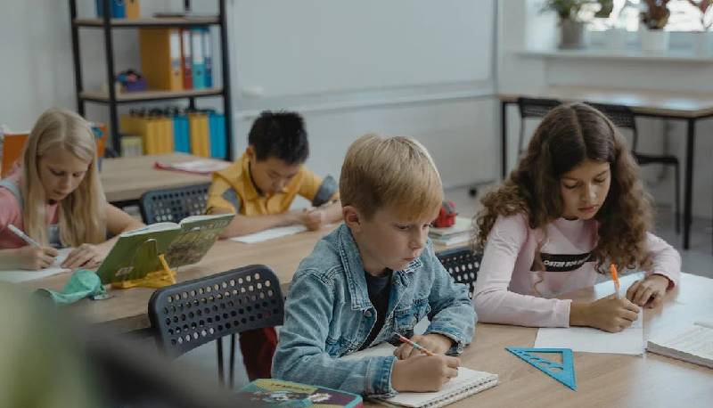 preside ispezione zaini bambini parlamento