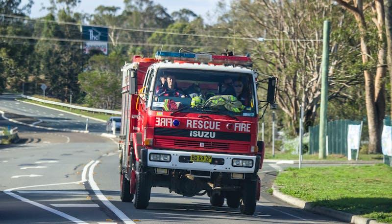 Incendio in una scuola media causato forse da una bravata