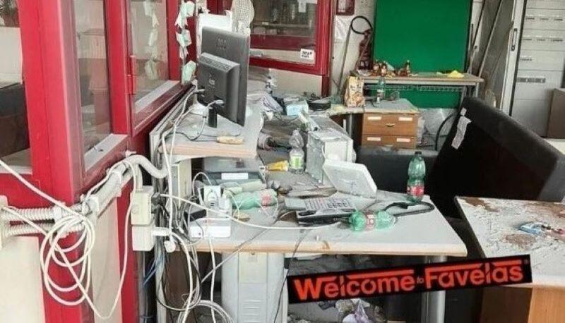 Scuola devastata dopo l’occupazione