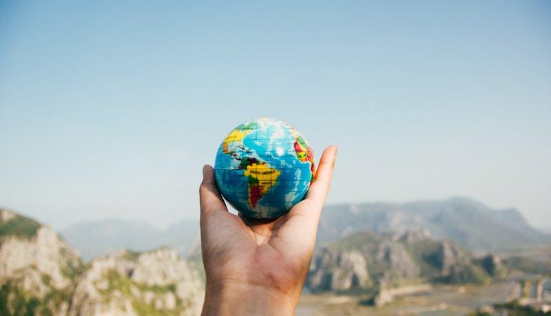 Agli universitari piace l’Erasmus: 4 atenei italiani nella top 5 per studenti in partenza articolo