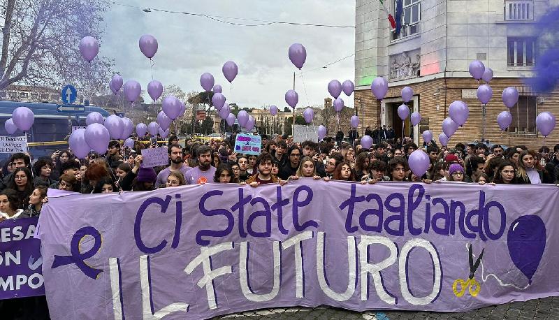 dca studenti protesta ministero salute