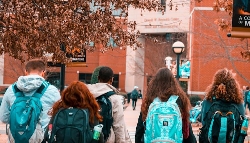 Maturità 2024, per quasi 1 maturando su 2 niente festeggiamenti dei 100 giorni né viaggio di istruzione articolo