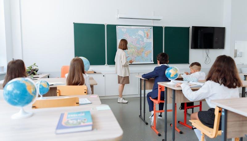 Scuola primaria, Valditara: "Cambieremo il sistema di valutazione, basta con definizioni incomprensibili" articolo