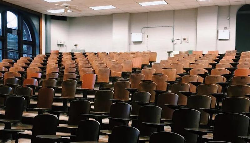 Università, il rappresentante degli studenti inizia a parlare e il presidente Rocca si alza e se ne va articolo