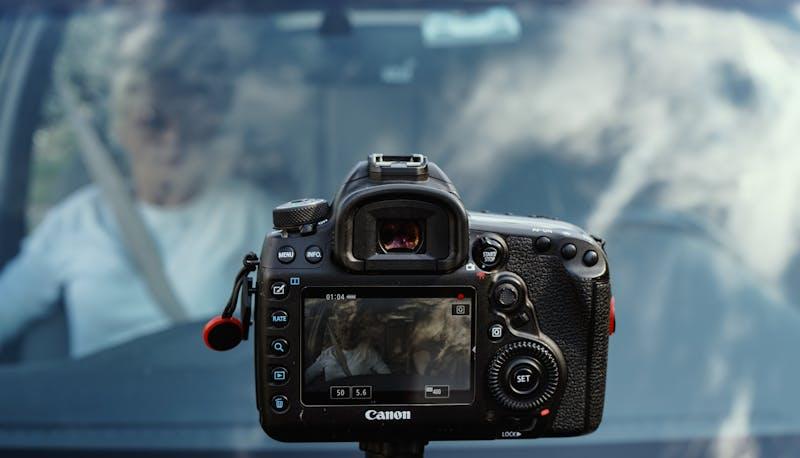 Caccia alla parola: cosa significa “caught in 4k” sui social articolo