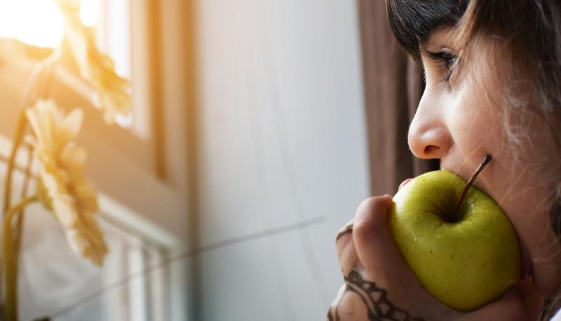 Disturbi alimentari, i corpi “perfetti” sui social dettano la dieta di quasi 1 giovane su 2 e ne riducono l’autostima articolo