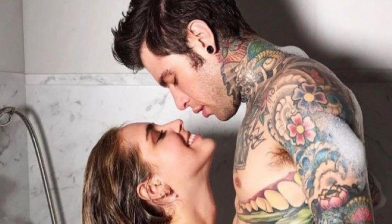 Fedez-Ferragni, la guerra continua. Lei avverte lui: "Non parlare della separazione in Tv" articolo