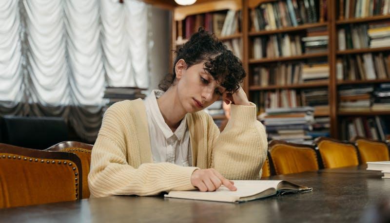 Bocciato per aver sbagliato una parola all'esame: le ingiustizie più grandi subite dagli studenti all'uni articolo