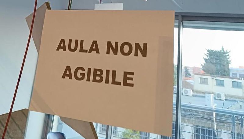 Università, vivono tra insetti e strutture cadenti: residenze da incubo a Roma articolo
